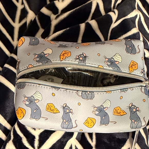 Disney Pixar Blue Cosmetic Bag with Ratatouille Design - Picture 3 of 4